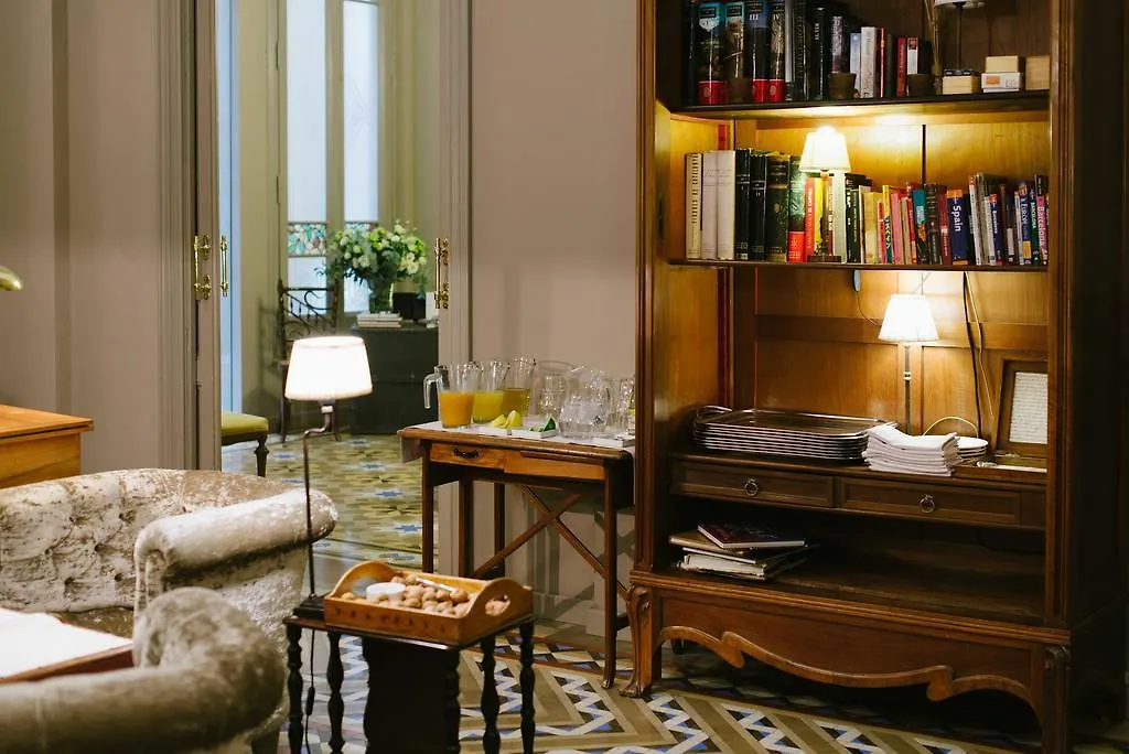 Circa 1905 Bed & Breakfast Barcelona