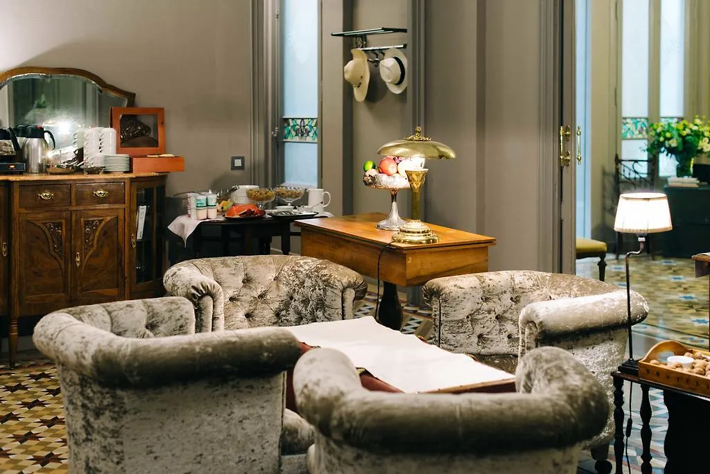 Circa 1905 Bed & Breakfast Barcelona
