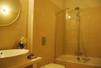 Circa 1905 Bed & Breakfast Barcelona